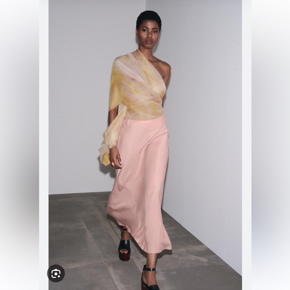 Zara Elegant Blush Pink Midi Skirt